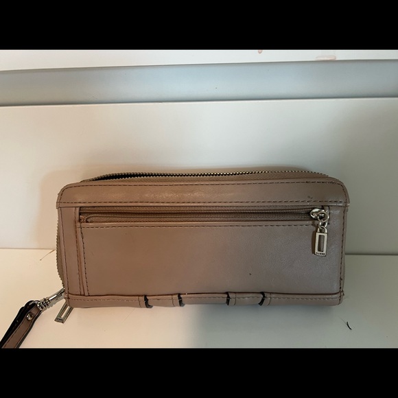 Guess bag and wallet - Picture 5 of 7